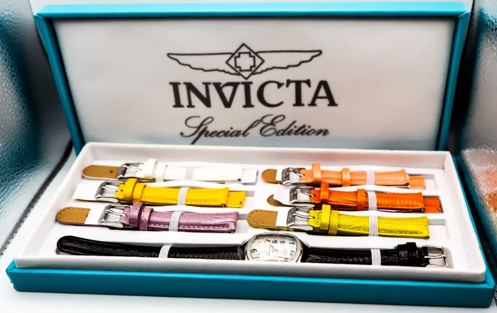 Invicita Lupah Mother of Pearl Dial (Model 19942)